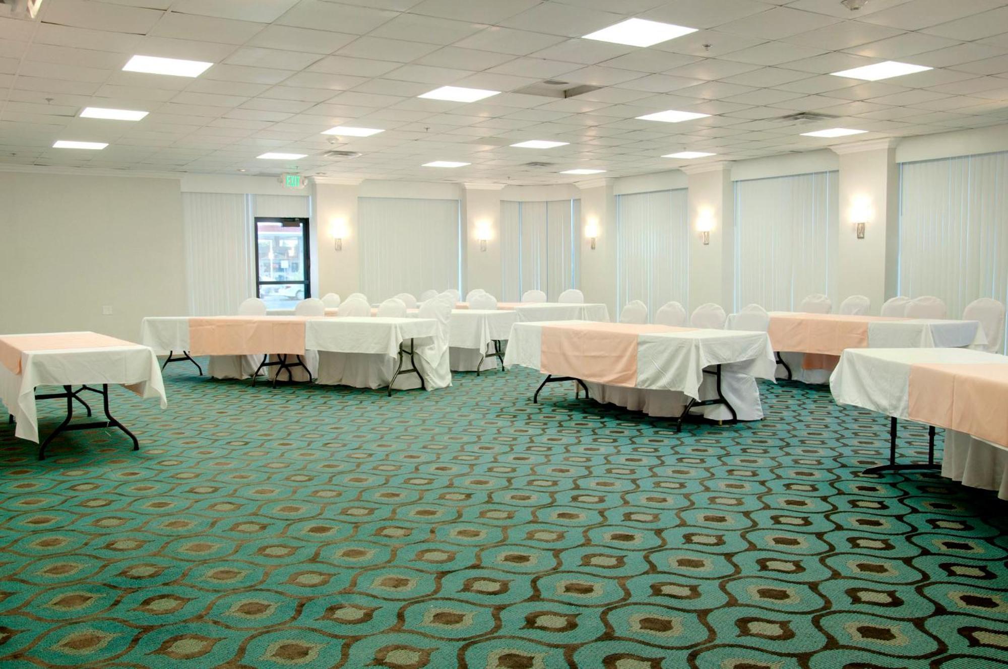 Holiday Inn Victorville By Ihg Buitenkant foto